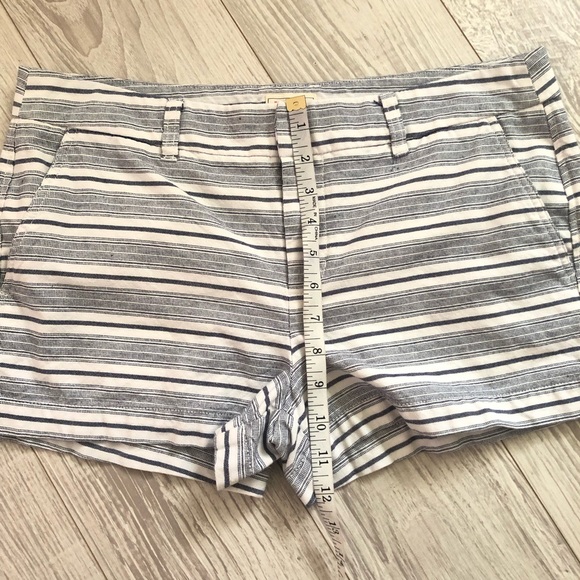 Women’s GAP 3 inch shorts - Picture 13 of 15
